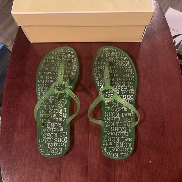 Michael Kors Beach Slide Sandals Size 11 Nickel Color - Picture 3 of 4